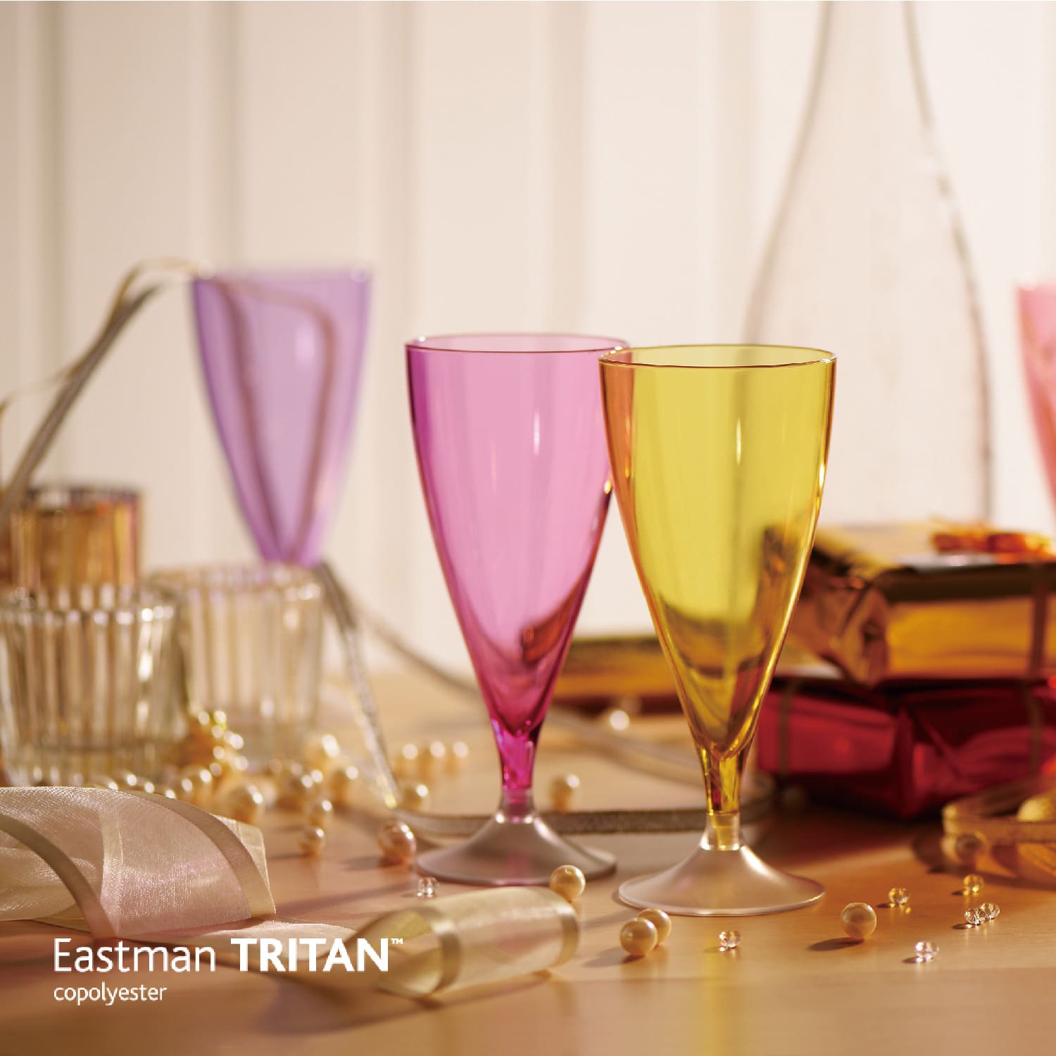 Colorful Plastic Champagne Glasses / Akebono Industry Co., Ltd.